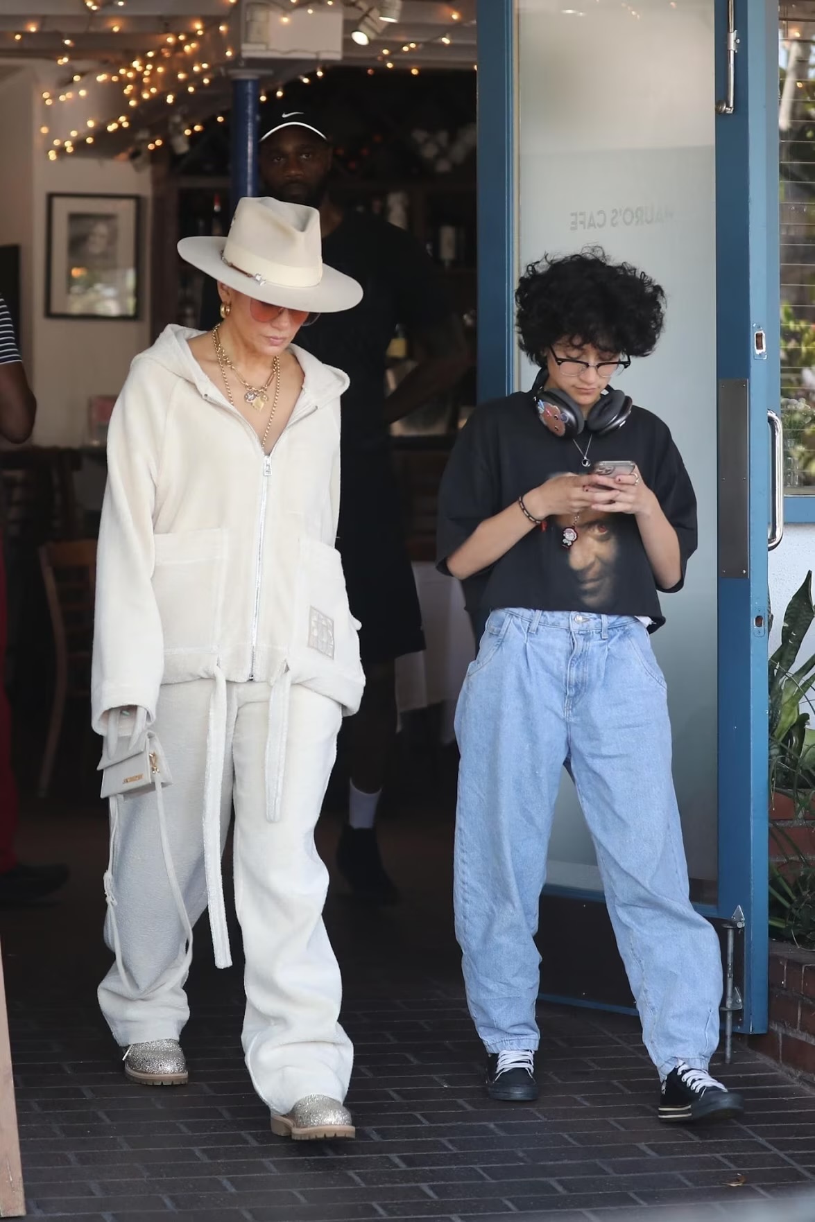 Jennifer Lopez spotted out for lunch with 16 year old child Emme